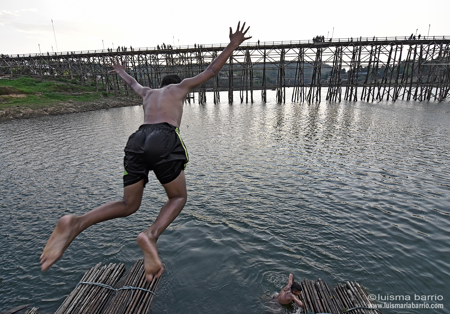 rio puente chico tailandia salto
