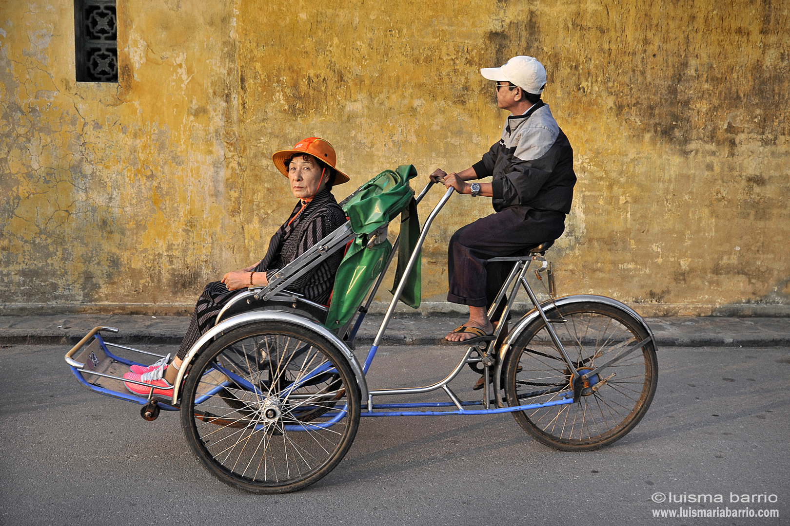 triciclo hue vietnam