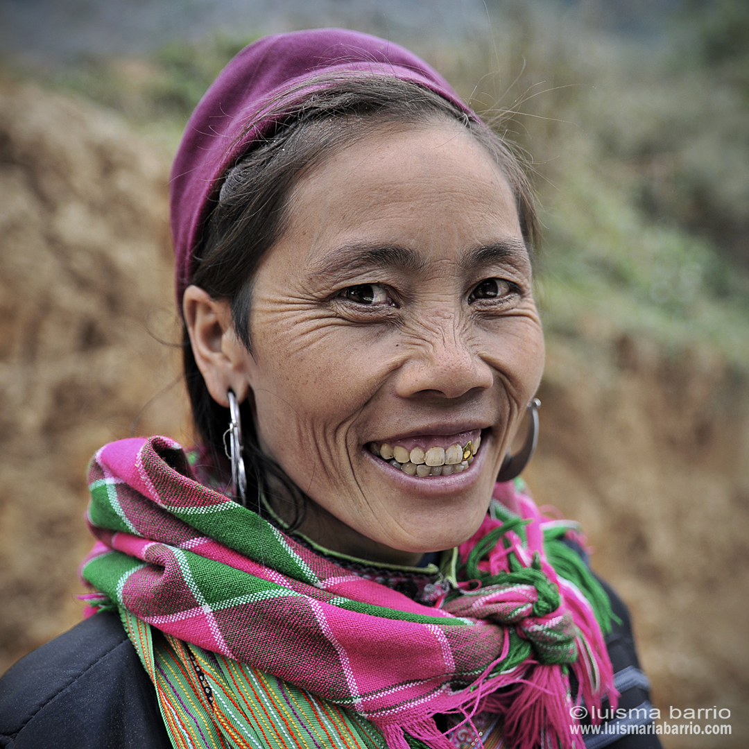 retrato mujer hmong vietnam