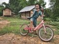 chico bicicleta laos